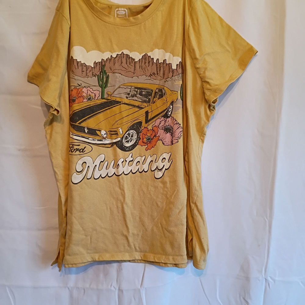 Maurices Yellow Ford Mustang Graphic Short Sleeve Tee Size 1x.